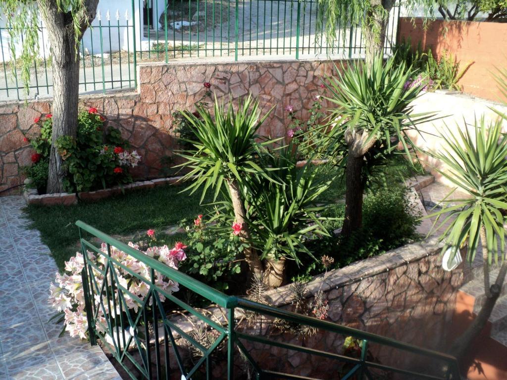 Anastasis Apartments Τραπεζάκι Εξωτερικό φωτογραφία